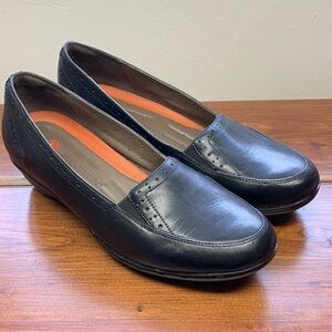 Clarks | Black Leather Slip-On Loafers